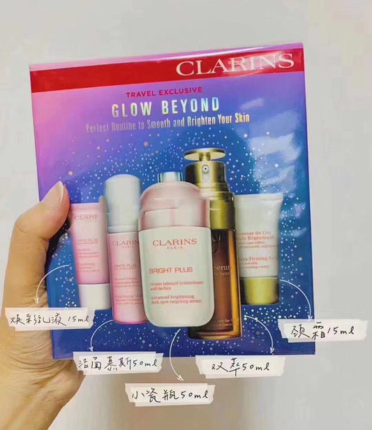 Clarins' latest light? Small glow? Porcelain bottle five-piece set (Clarins double extract essence 50ml? Light small? Bottle porcelain? Freckle essence 50ml? Sunflower neck cream 15ml? Freckle lotion 15ml? Cleansing mousse 50ml)