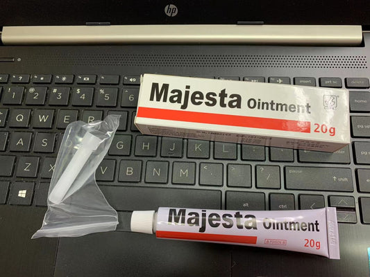 Majesta ointment 痔疮膏20克 是由三种有特别疗效的药物配合而成，功能消炎，收缩微丝血管和止痛作用